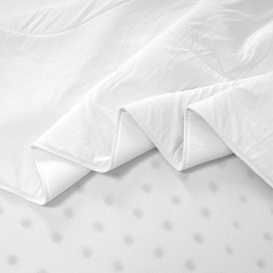 Monochrome Designed Latex Quilt